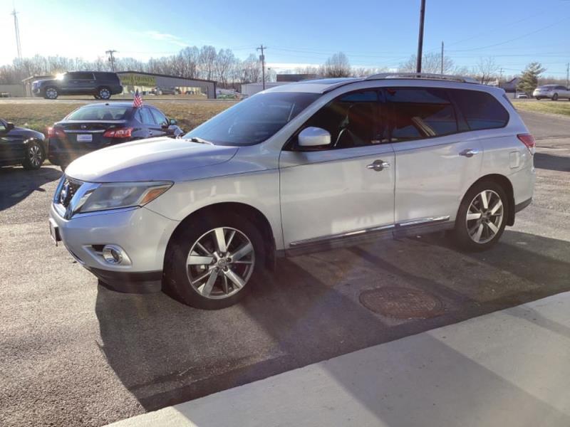 2014 Nissan Pathfinder S's photo