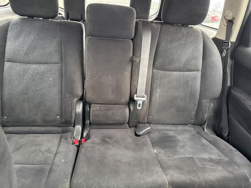 2013 Nissan Pathfinder SV's photo