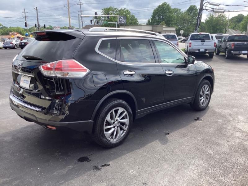 2015 Nissan Rogue SL's photo