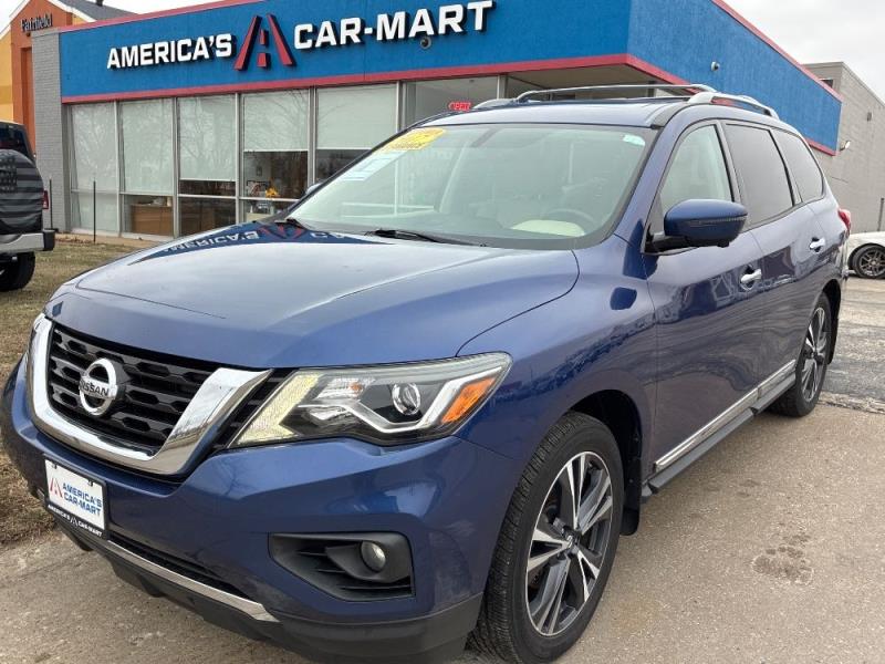 2017 Nissan Pathfinder Platinum's photo