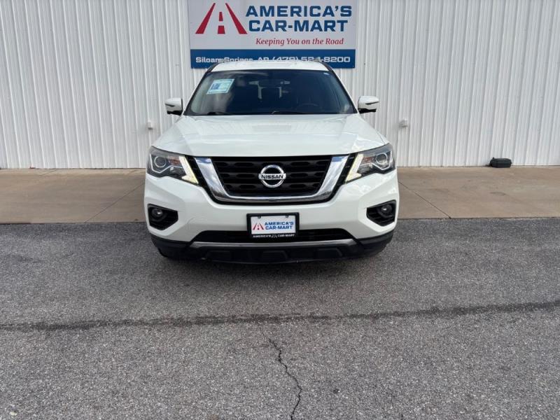 2018 Nissan Pathfinder SL's photo