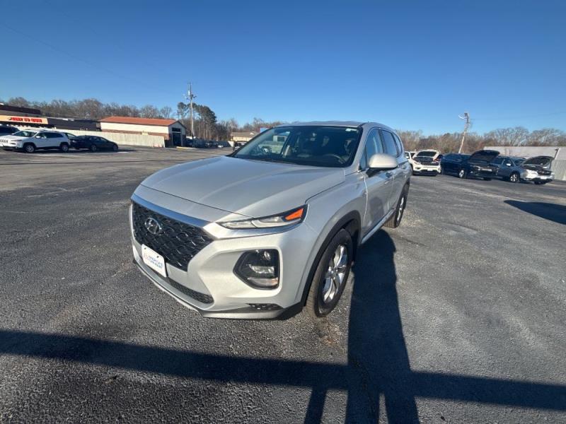 2019 Hyundai Santa Fe SE's photo