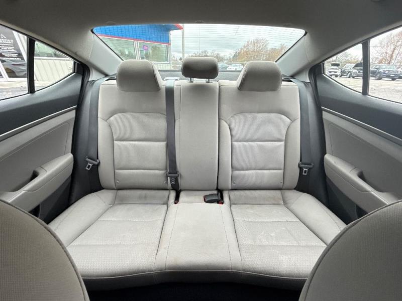 2017 Hyundai Elantra SE's photo