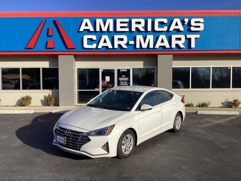 2019 Hyundai Elantra SE's photo