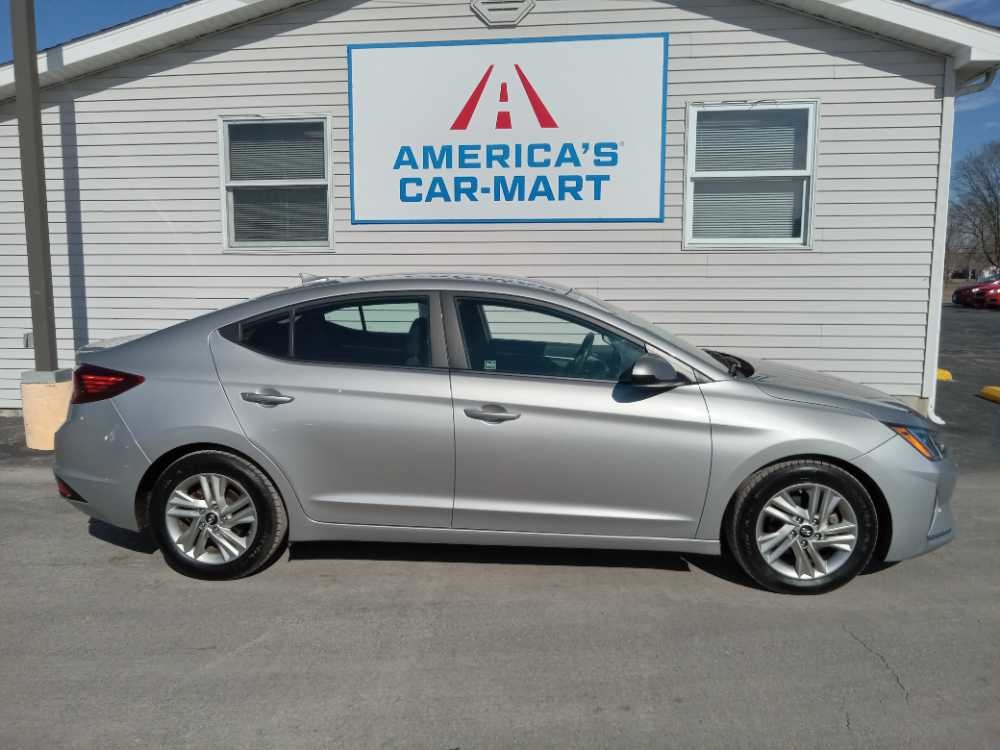 HYUNDAI ELANTRA LIMITED; SEL