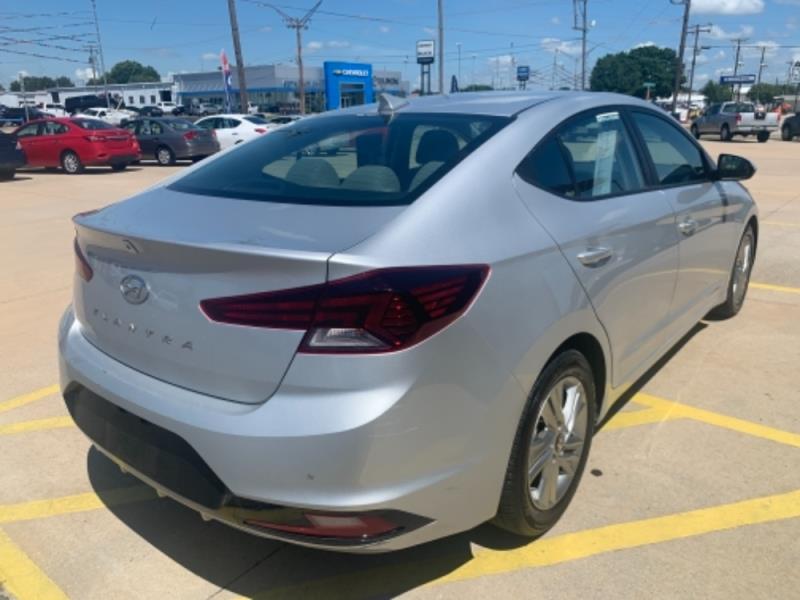Hyundai Elantra America�s CarMart
