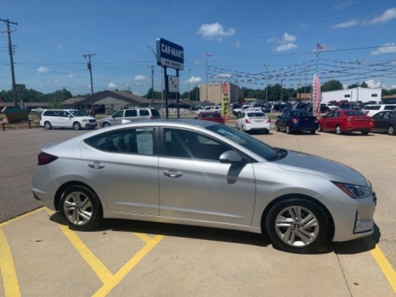 Hyundai Elantra America�s CarMart
