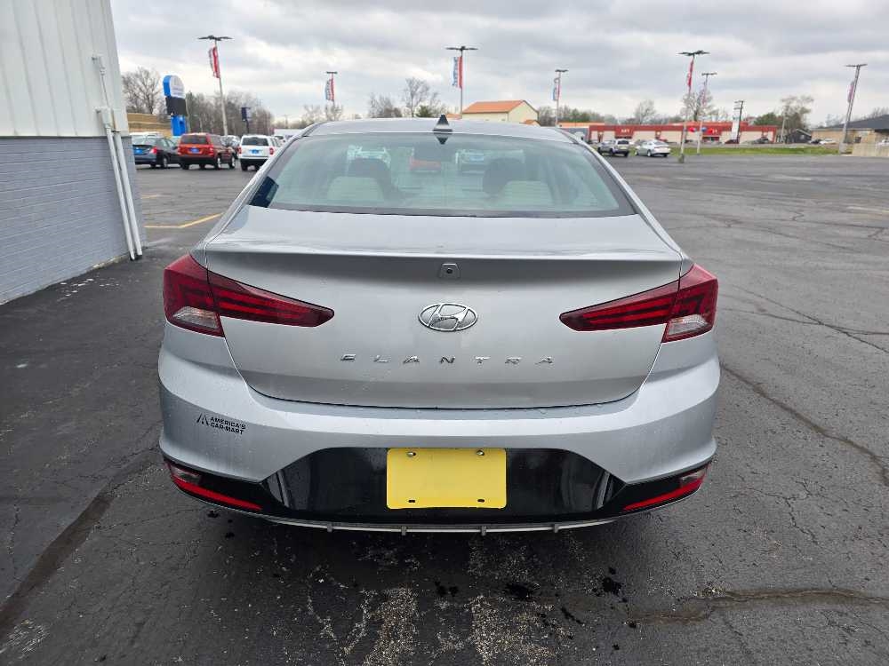 HYUNDAI ELANTRA LIMITED; SEL