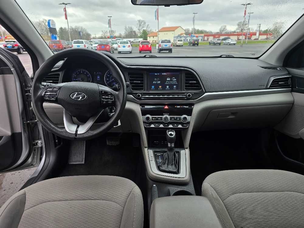 HYUNDAI ELANTRA LIMITED; SEL