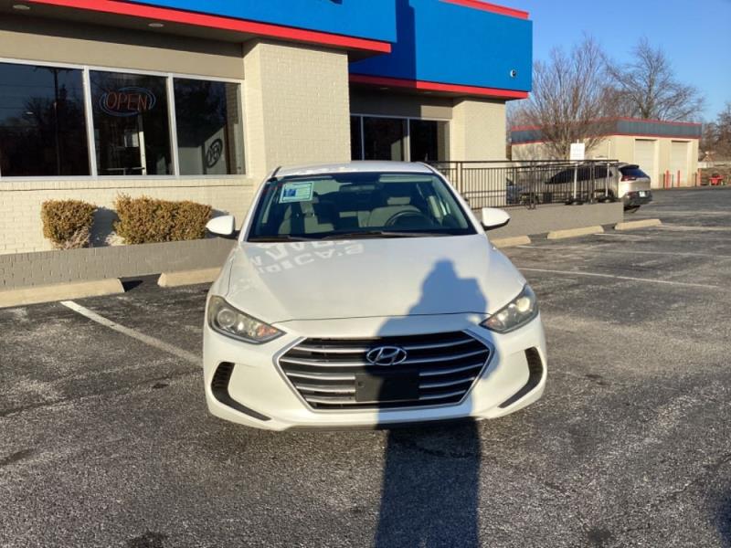 Image 2 of 2017 Hyundai Elantra SE