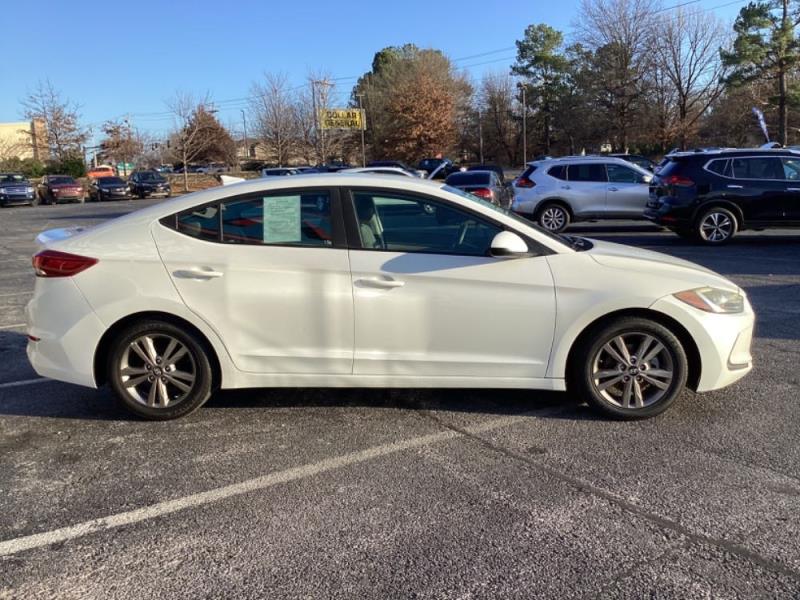 Image 4 of 2017 Hyundai Elantra SE