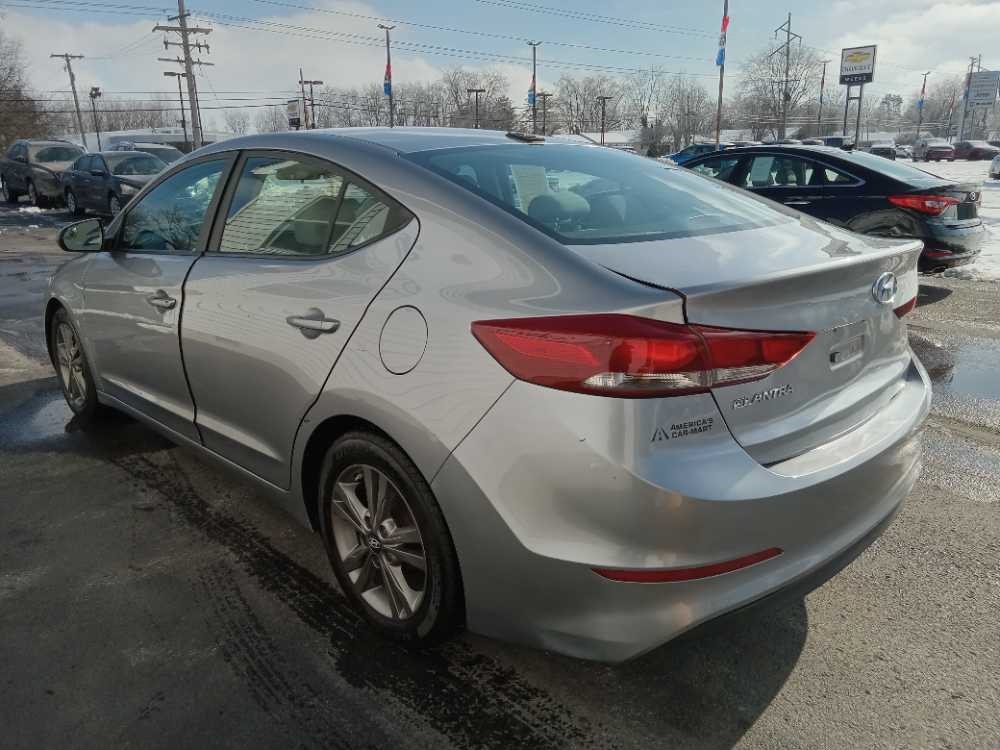 HYUNDAI ELANTRA LIMITED; SE