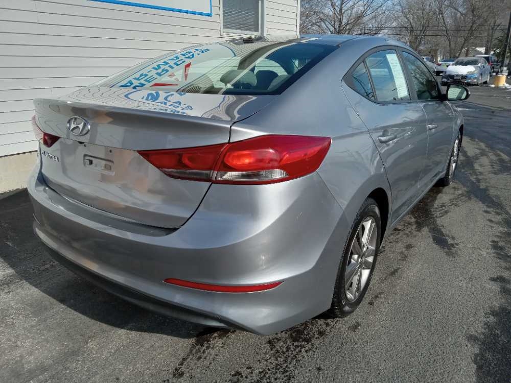 HYUNDAI ELANTRA LIMITED; SE