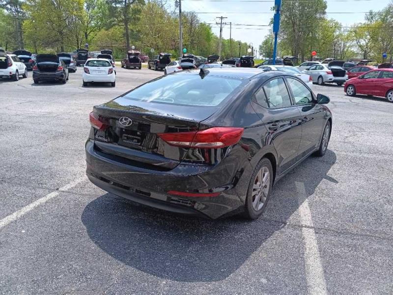 Image 9 of 2017 Hyundai Elantra SE