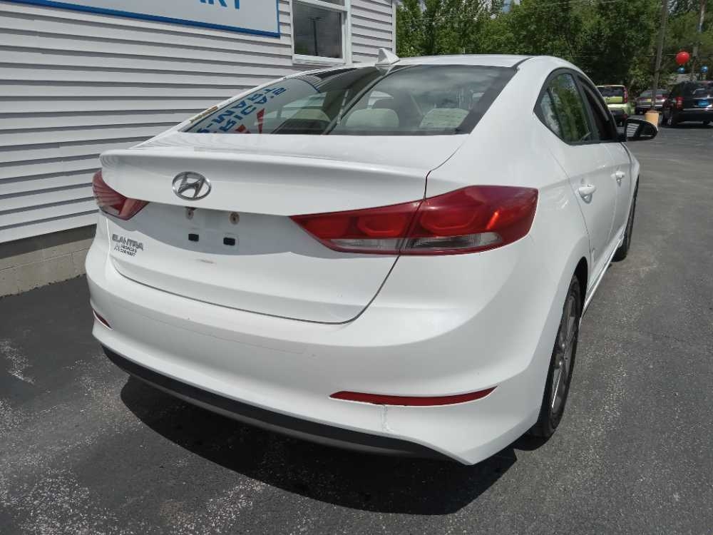 HYUNDAI ELANTRA LIMITED; SE