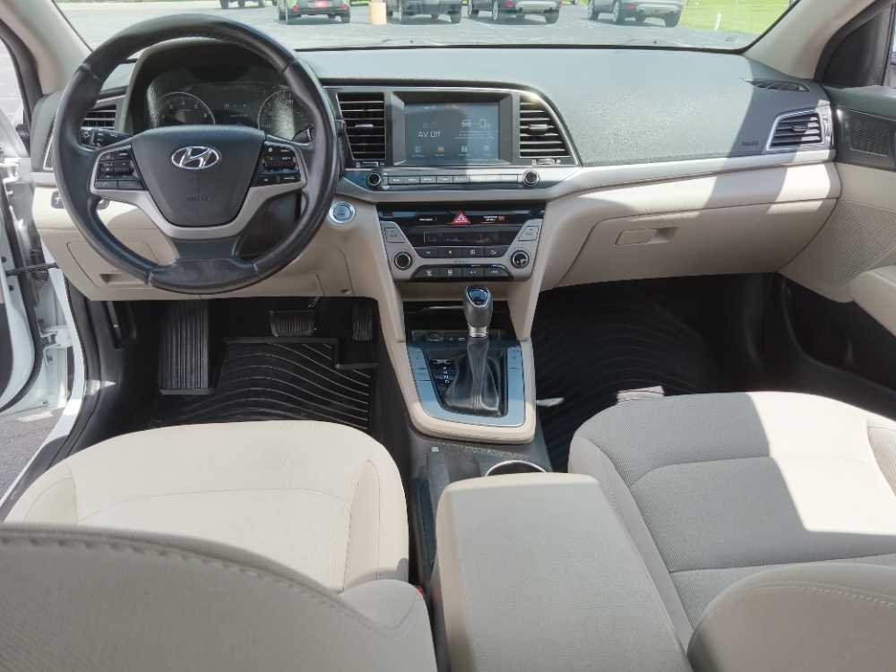 HYUNDAI ELANTRA LIMITED; SE