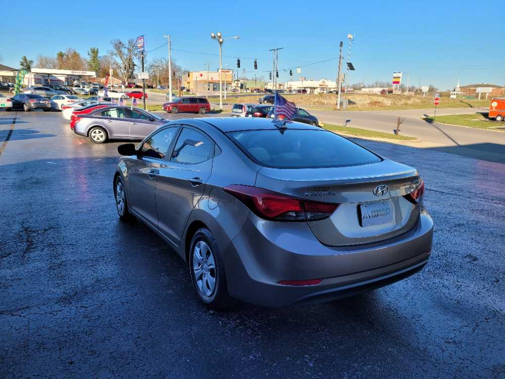 HYUNDAI ELANTRA LIMITED; SE;