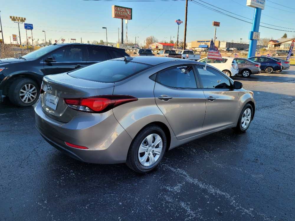 HYUNDAI ELANTRA LIMITED; SE;