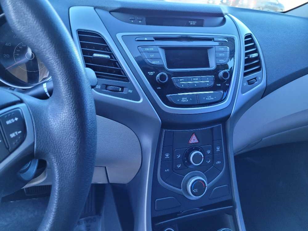 HYUNDAI ELANTRA LIMITED; SE;