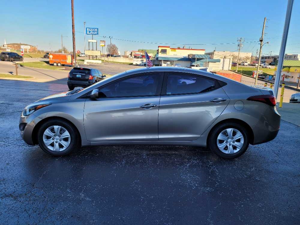 HYUNDAI ELANTRA LIMITED; SE;