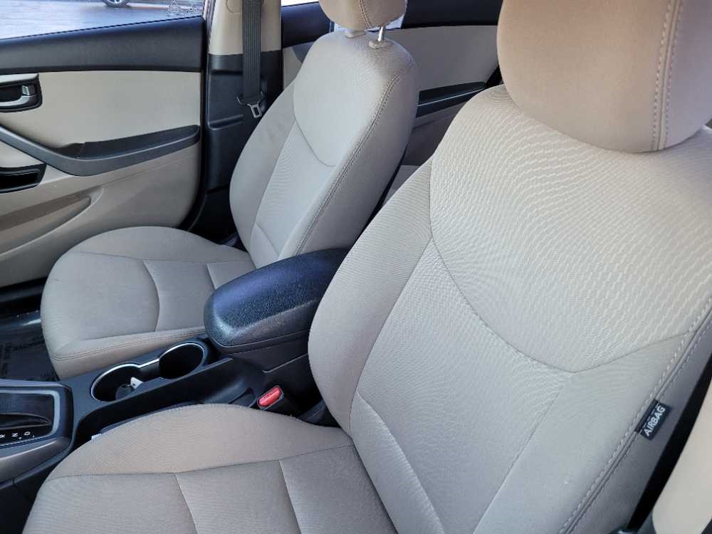 HYUNDAI ELANTRA LIMITED; SE;