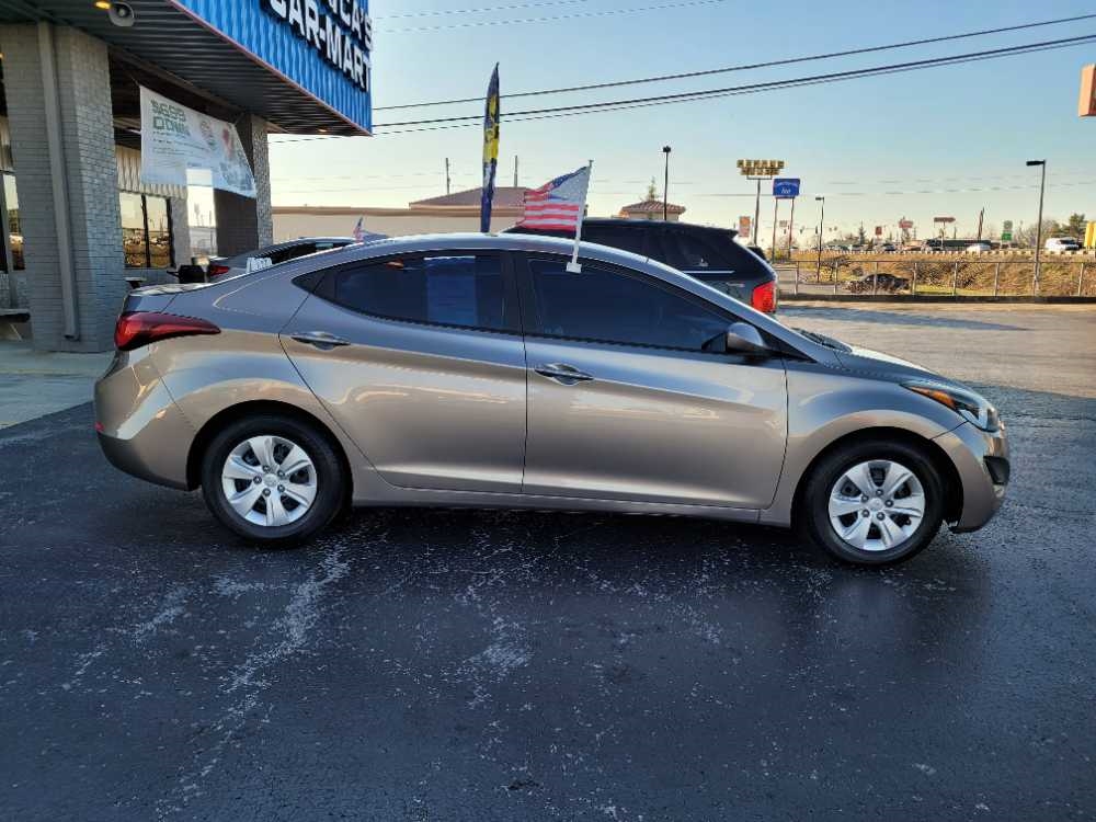 HYUNDAI ELANTRA LIMITED; SE;