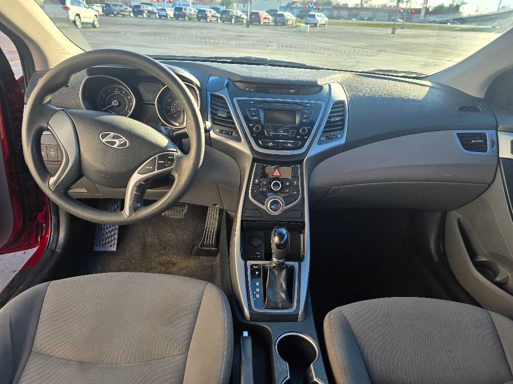HYUNDAI ELANTRA LIMITED; SE;