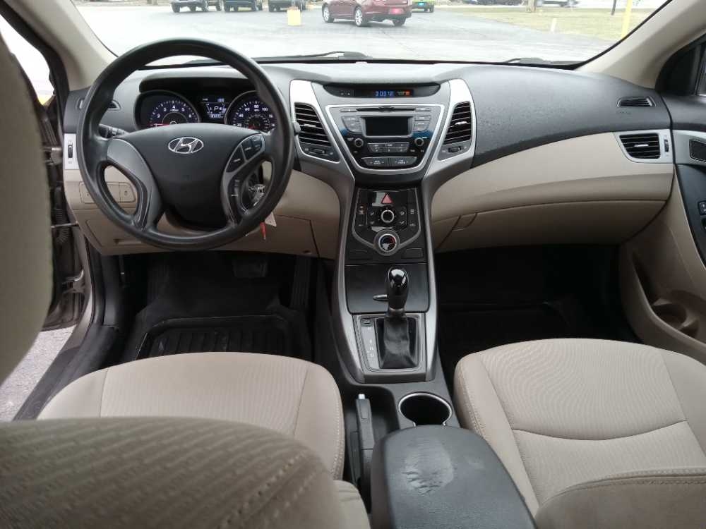 HYUNDAI ELANTRA LIMITED; SE;