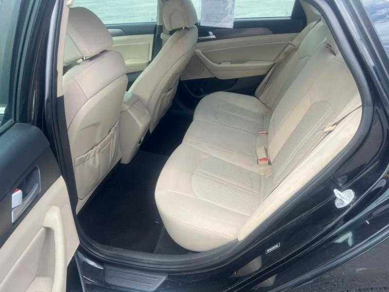 2017 Hyundai Sonata SE's photo