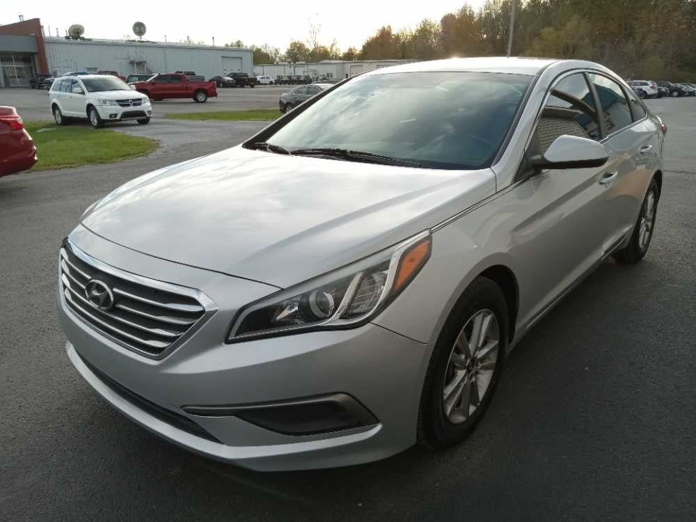 2017 HYUNDAI SONATA BASE; SE