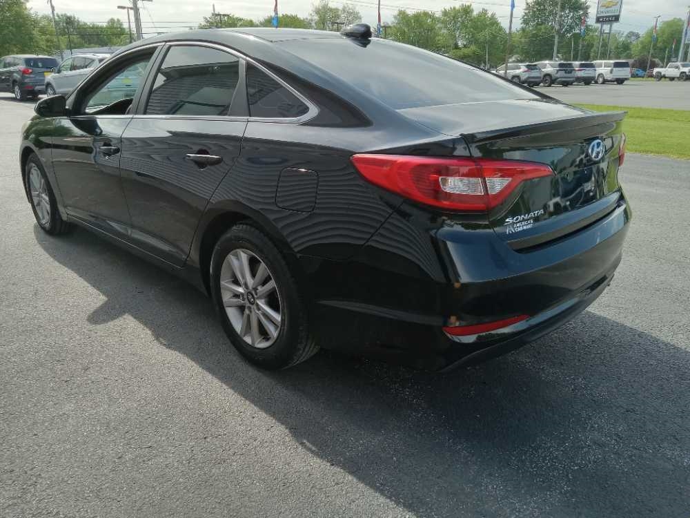 HYUNDAI SONATA BASE; SE