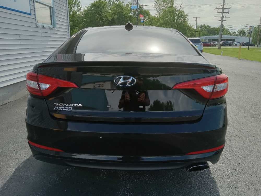 HYUNDAI SONATA BASE; SE