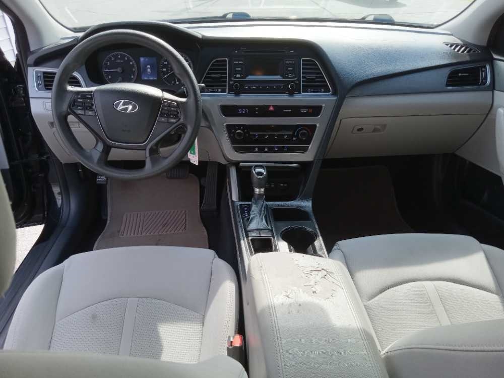 HYUNDAI SONATA BASE; SE