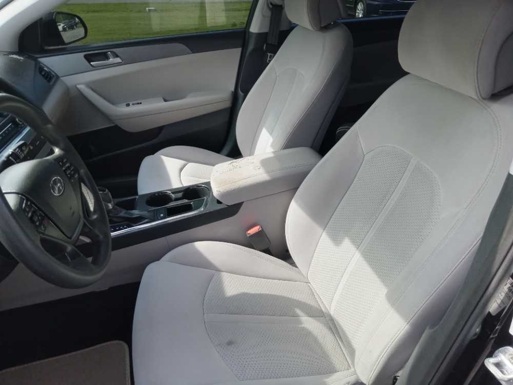 HYUNDAI SONATA BASE; SE
