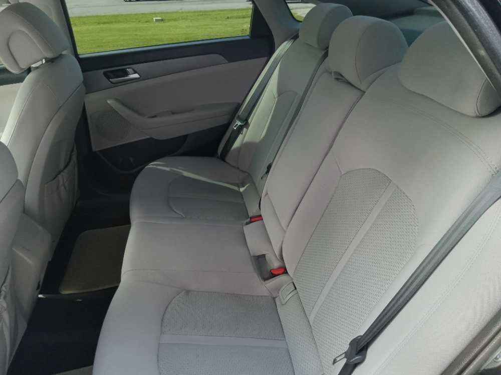 HYUNDAI SONATA BASE; SE