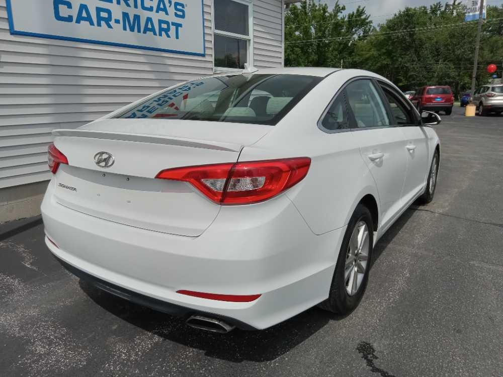 HYUNDAI SONATA BASE; SE
