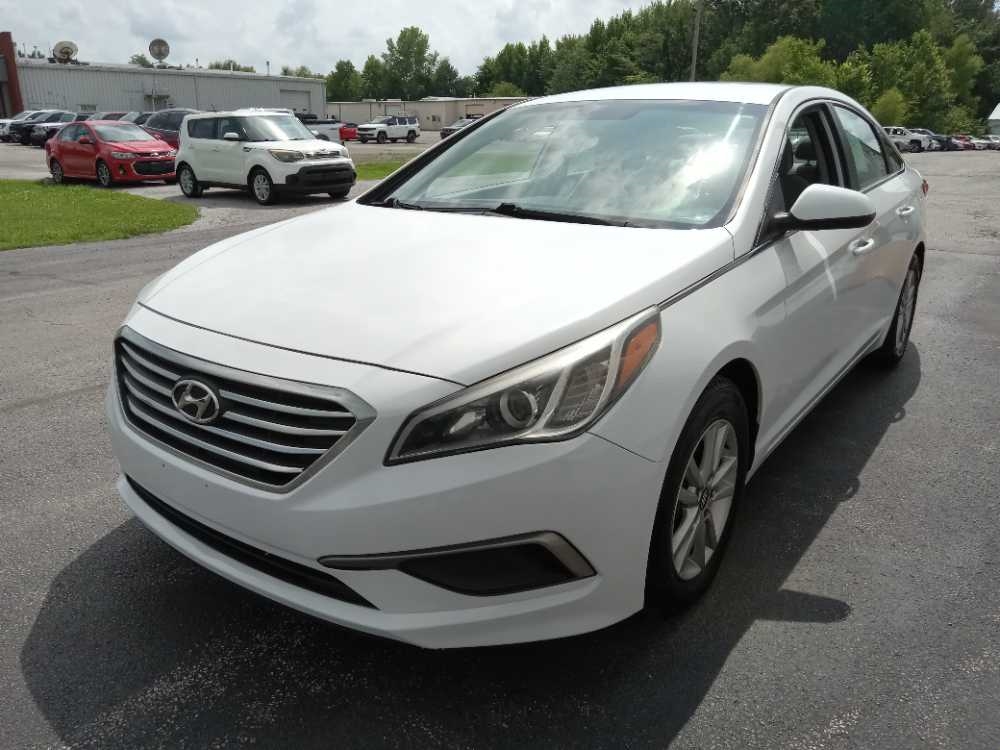 HYUNDAI SONATA BASE; SE