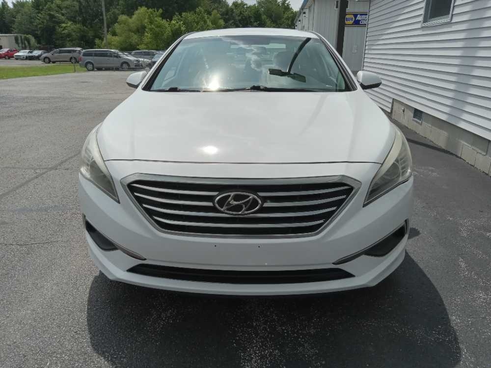 HYUNDAI SONATA BASE; SE