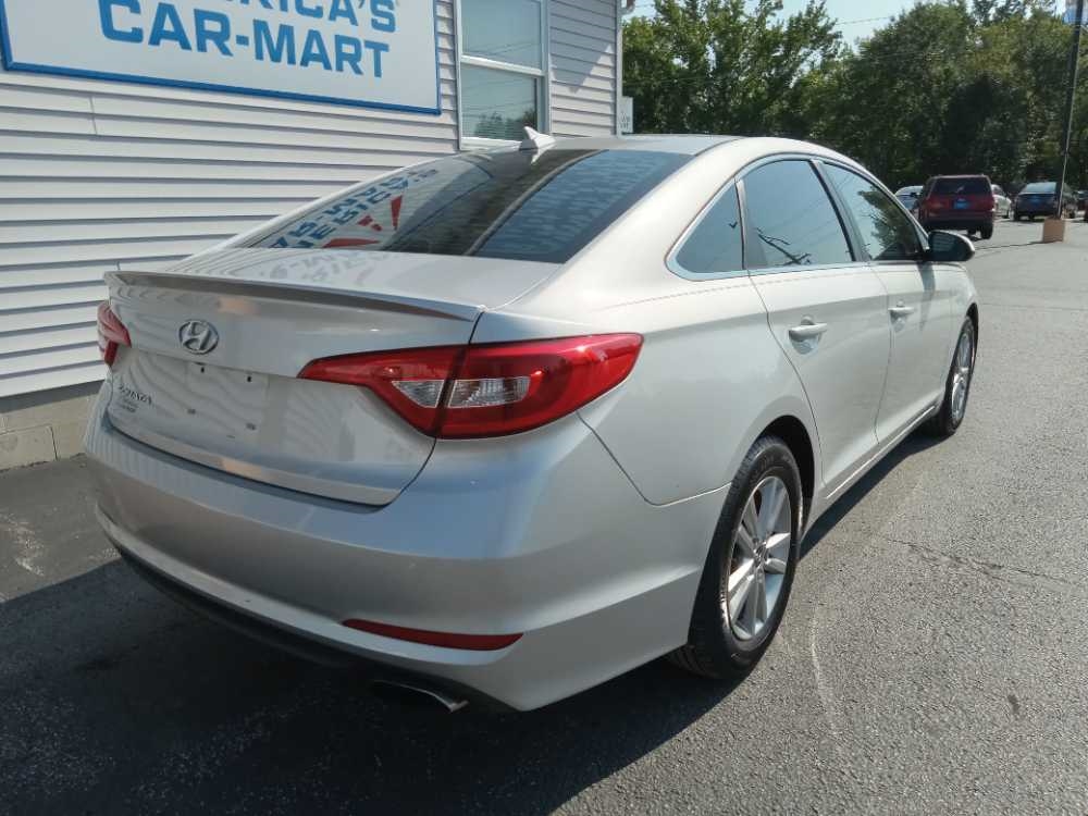 HYUNDAI SONATA BASE; SE