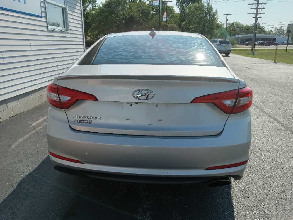 HYUNDAI SONATA BASE; SE