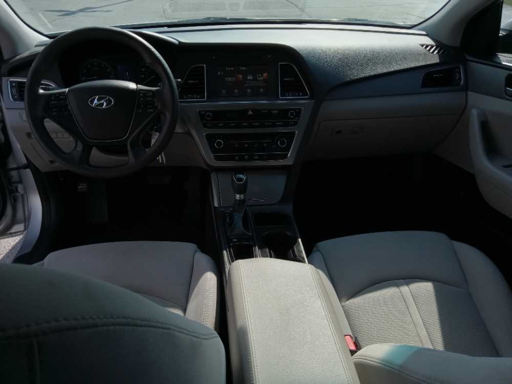 HYUNDAI SONATA BASE; SE