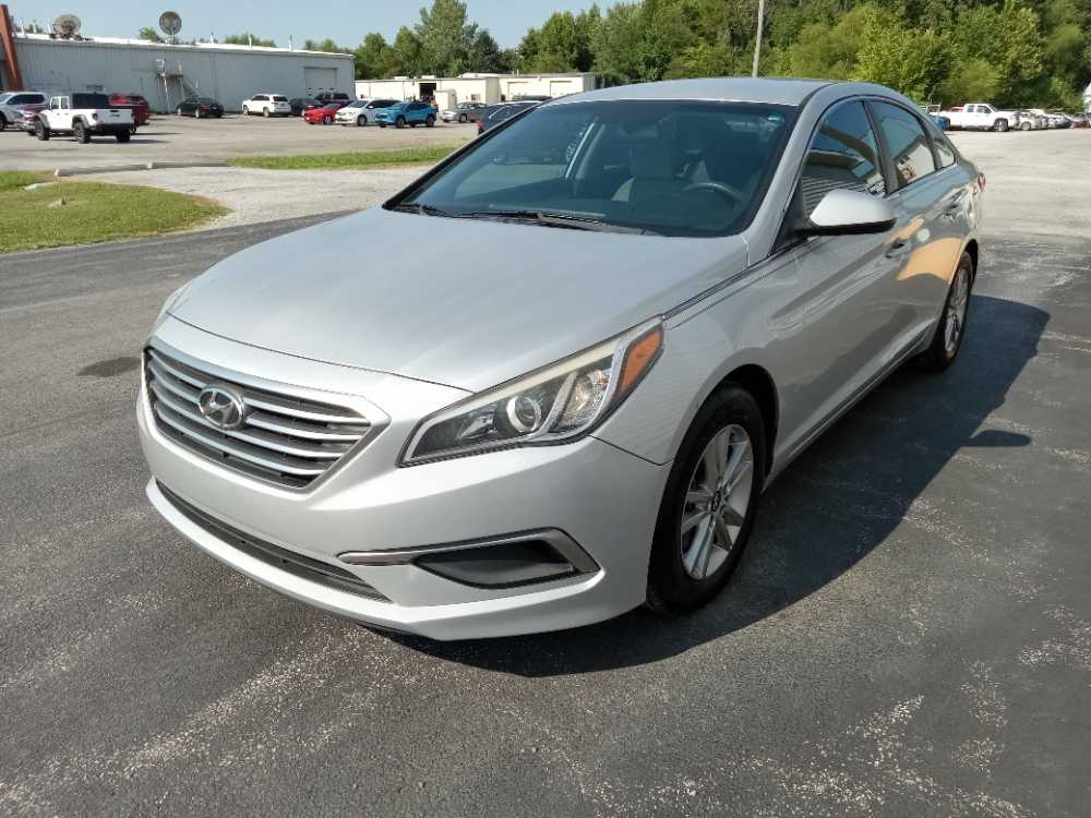 2017 HYUNDAI SONATA BASE; SE