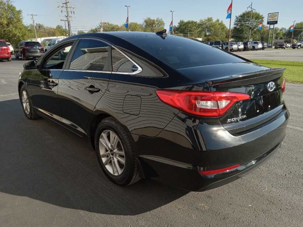 HYUNDAI SONATA BASE; SE