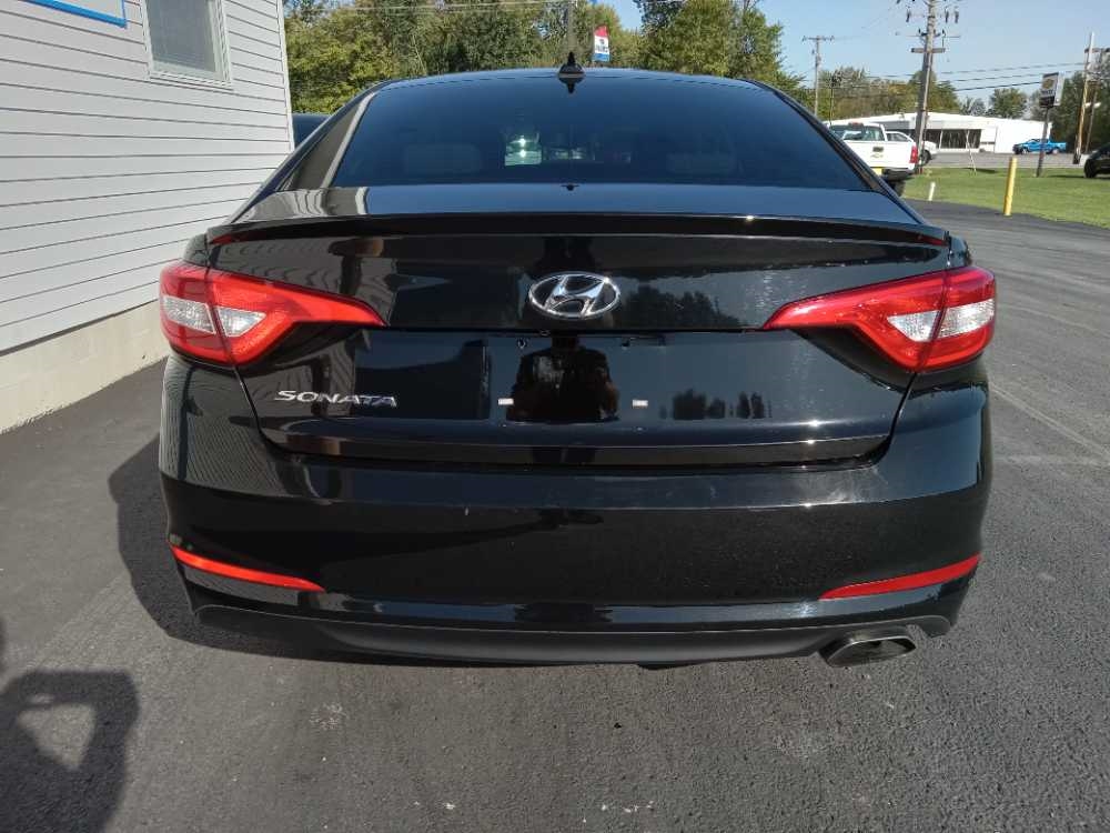 HYUNDAI SONATA BASE; SE