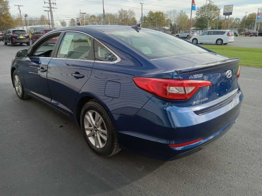 HYUNDAI SONATA BASE; SE