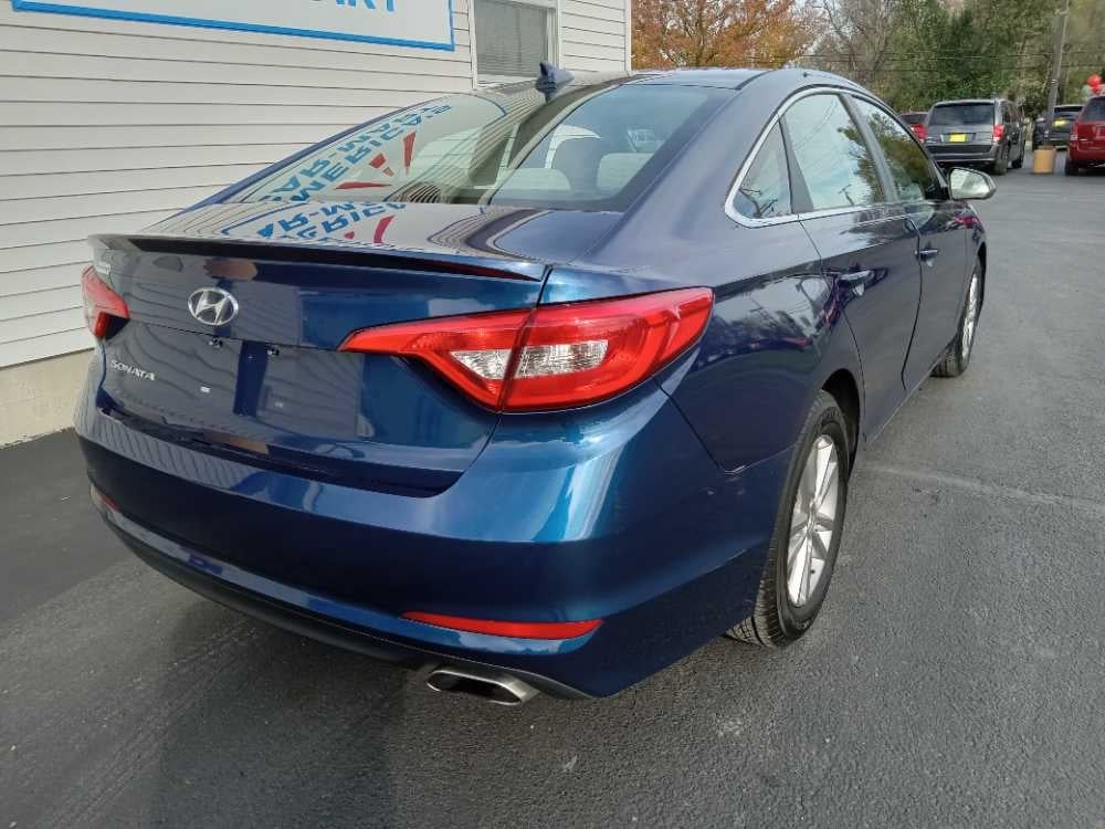 HYUNDAI SONATA BASE; SE