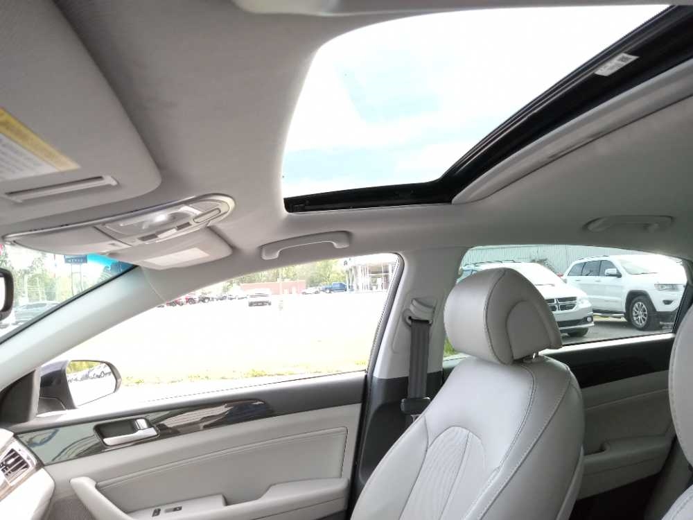 HYUNDAI SONATA LIMITED; SPOR