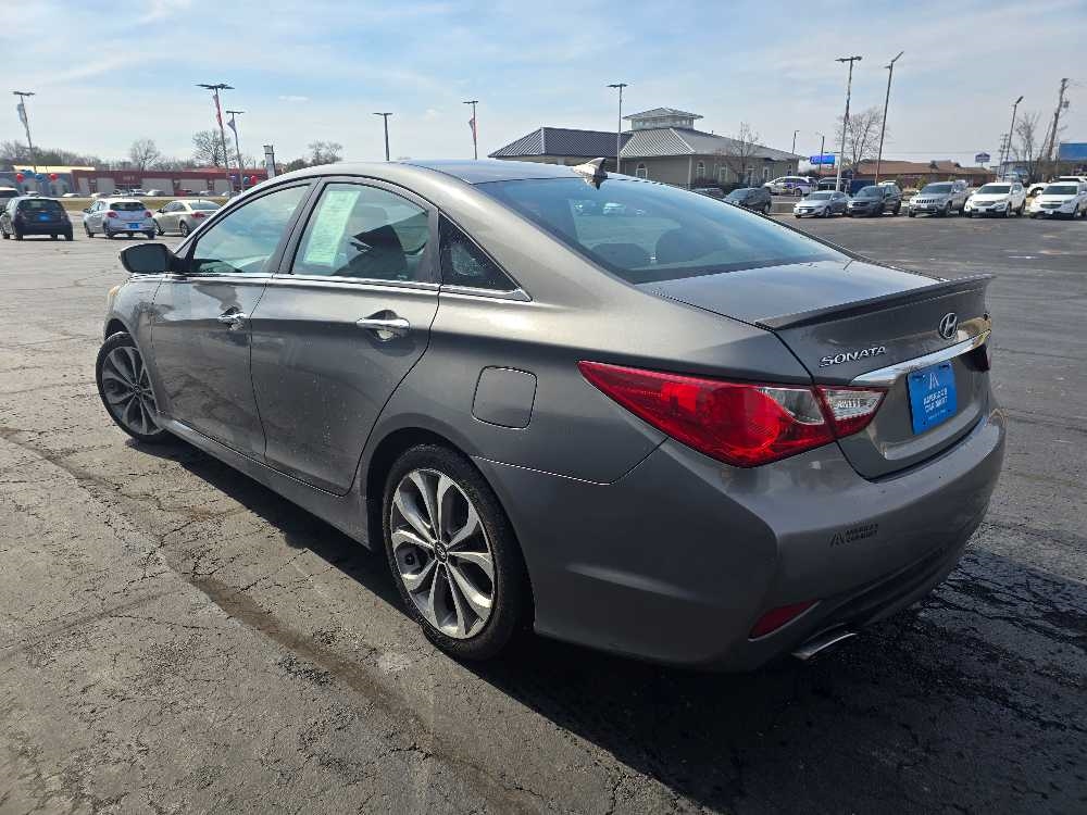 HYUNDAI SONATA LIMITED; SE