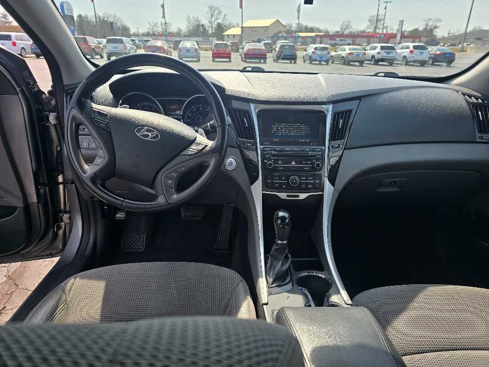 HYUNDAI SONATA LIMITED; SE