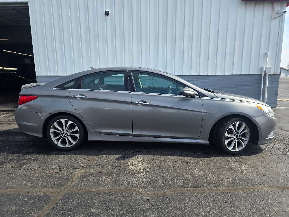 HYUNDAI SONATA LIMITED; SE